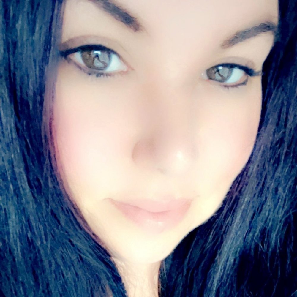 Meet your Posher, Antonia